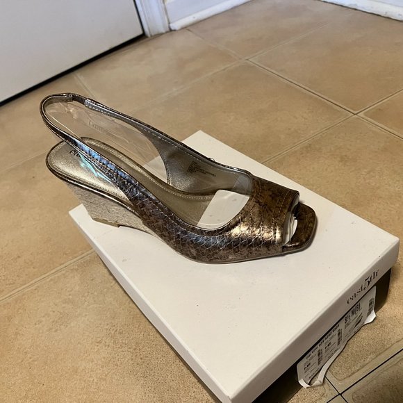 NWT! East 5th Wedge Heel - Bronze Snake - Size 8.5 - Picture 3 of 5